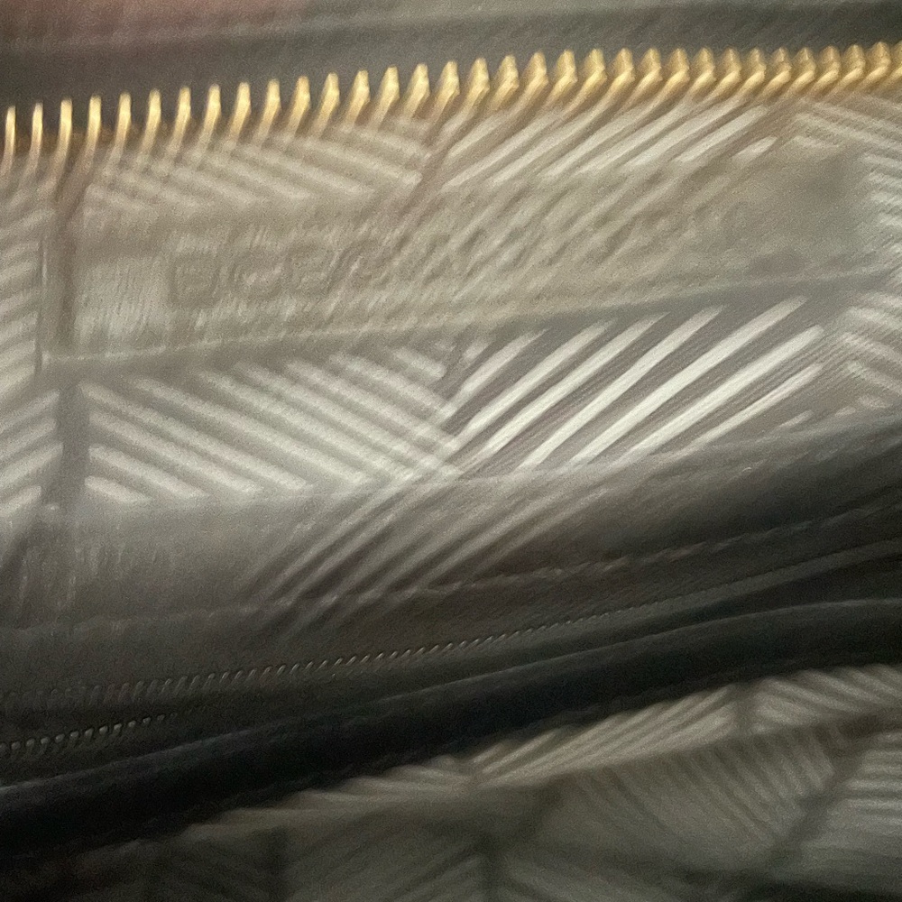 BCBG handbag - Picture 3 of 7